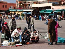 Domadores de serpentes em Jamaa el Fna